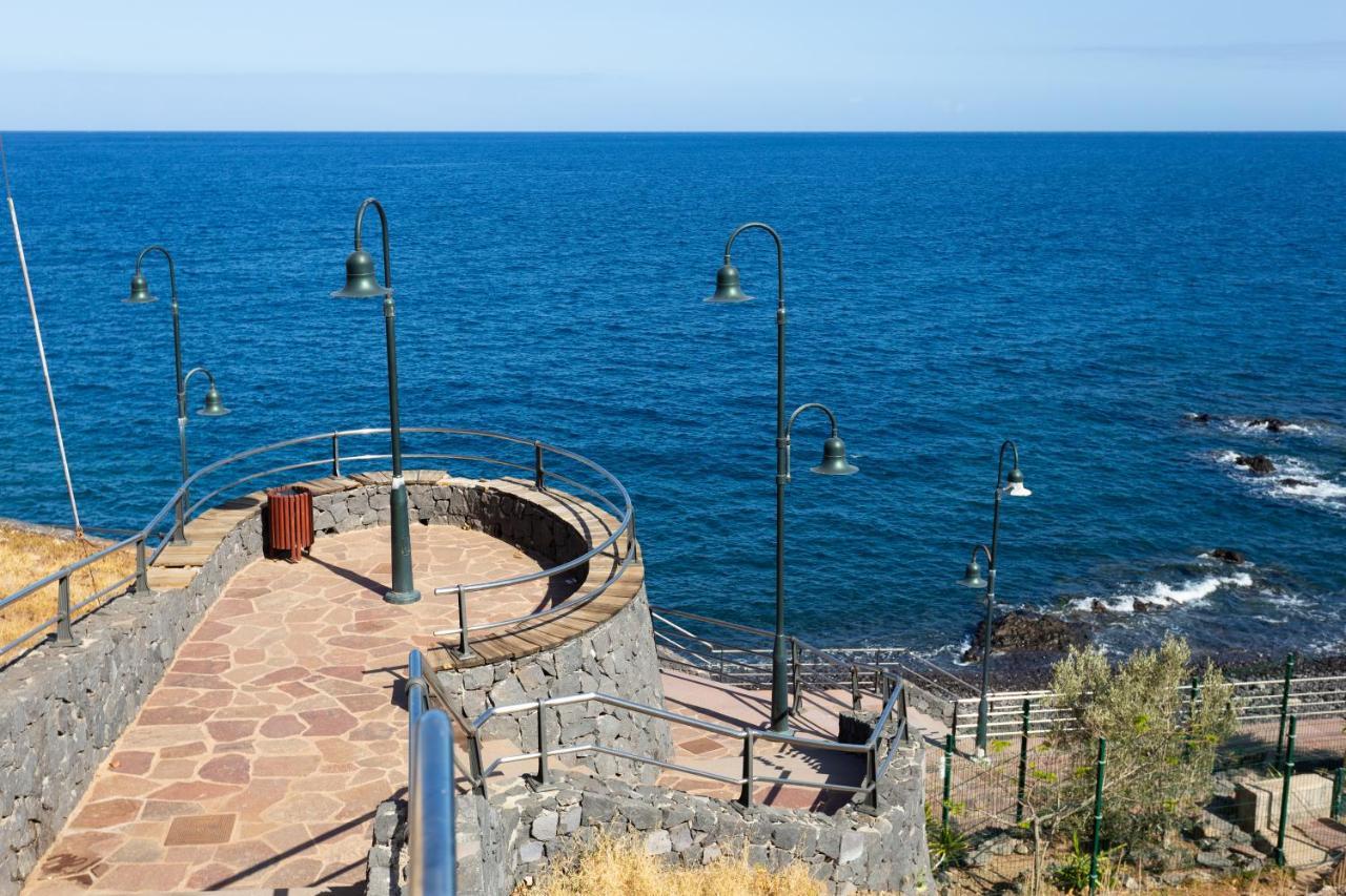 קנדלריה Home2Book Stunning Beachfront House With Sea Views מראה חיצוני תמונה